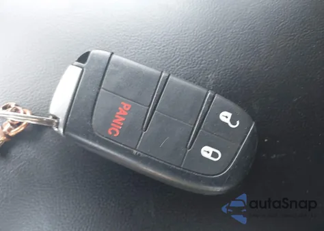 2015 Jeep Grand Cherokee Laredo z USA, uszkodzony, nr VIN 1C4RJFAG9FC945572